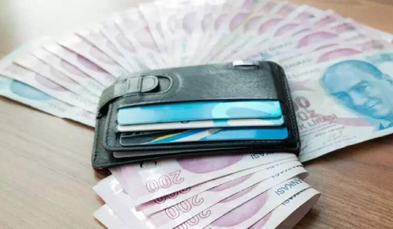 Faizler uçtu, kredi çeken yandı! Aylık taksitlerde rekor rakamlar: 400.000 TL’nin geri ödemesi katlandı