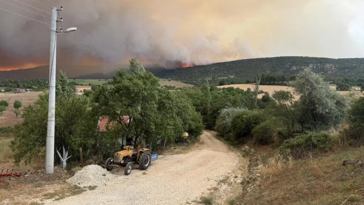113 orman yangınından 6’sı sürüyor: 3 kişi gözaltında