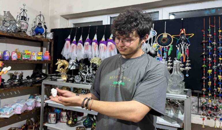 Eskişehir’e giden almadan dönemiyor! Tanesi 100 TL’den satılıyor, turistler şifa diye alıyor