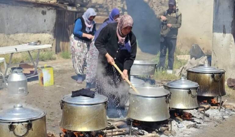 Yalnızca Bursa’da bulunuyor, yılda sadece 1 kez yapılıyor! Herkes akın akın bu köye koşuyor