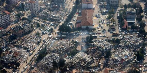 “Sağlam Evler” davası: Depremde yıkılan sitede 6 kişiye dava