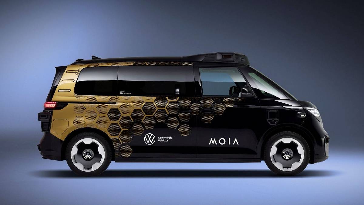 Efsane geri dönüyor ama bu kez şoförsüz! Volkswagen’den ‘Robotaksi’ devrimi: İşte yola çıkacağı tarih