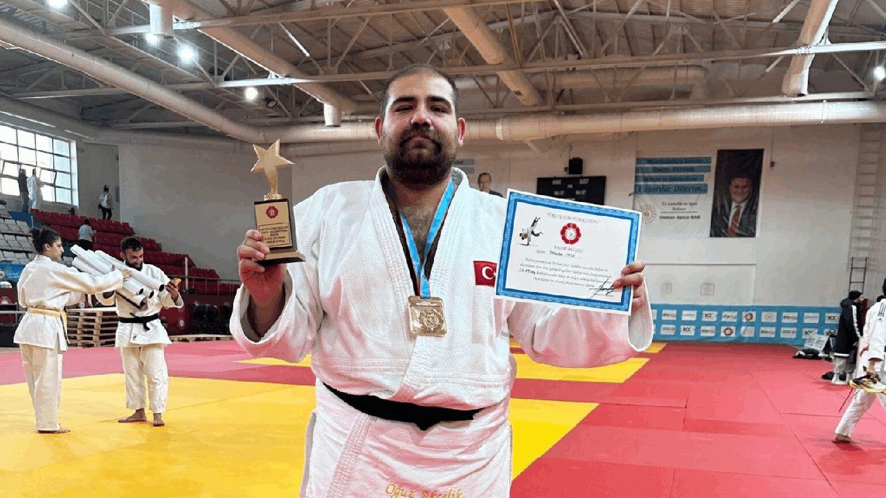 19 Mart Eylemlerine Katılan Milli Para Judocu Milli Takımdan Çıkarıldı