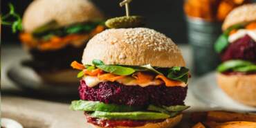 2 Hamburgere Çılgın Fiyat! Antalya’da Yedi İngiltere Karıştı… Sosyal Medya Bunu Konuşuyor