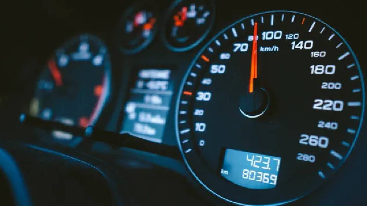 30 Yıllık Sanayi Ustası Açıkladı: 2. El Araçta Kilometre Sınırı Belli Oldu! Bu KM’yi Geçtiyse Almayın