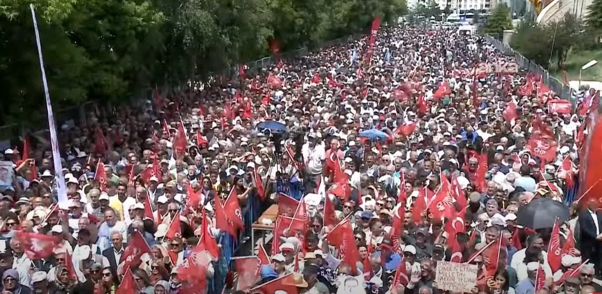 Hükümet İsrail’e Fısıldıyor, Trump’a Suspus Kalıyor!