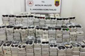 Antalya’da 16 Bin Tane KaçakGüneş Gözlüğü Yakalandı