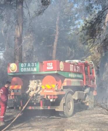 Antalya’da İki Bölgede Korkutan Orman Yangını: Müdahale Sürüyor