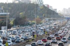 Araç Sahipleri Havaya Uçacak! Araba Motorlarında Yeni Dönem: Sadece 1 Litresi Yetiyor!
