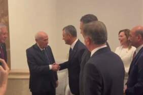Bahçeli ile Özel Arasında Dikkat Çeken Diyalog: ‘Çok Hareketlisiniz Maşallah’