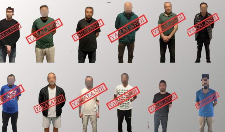 Bakan Ali Yerlikaya Duyurdu! Kırmızı Bülten ve Ulusal Seviyede Aranan 12 Suçlu Türkiye’ye Getirildi