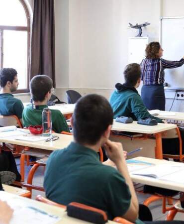 Bakan Duyurdu: Liselerde Yasaklandı! Artık Öğrencilerin Hepsinden Alınacak