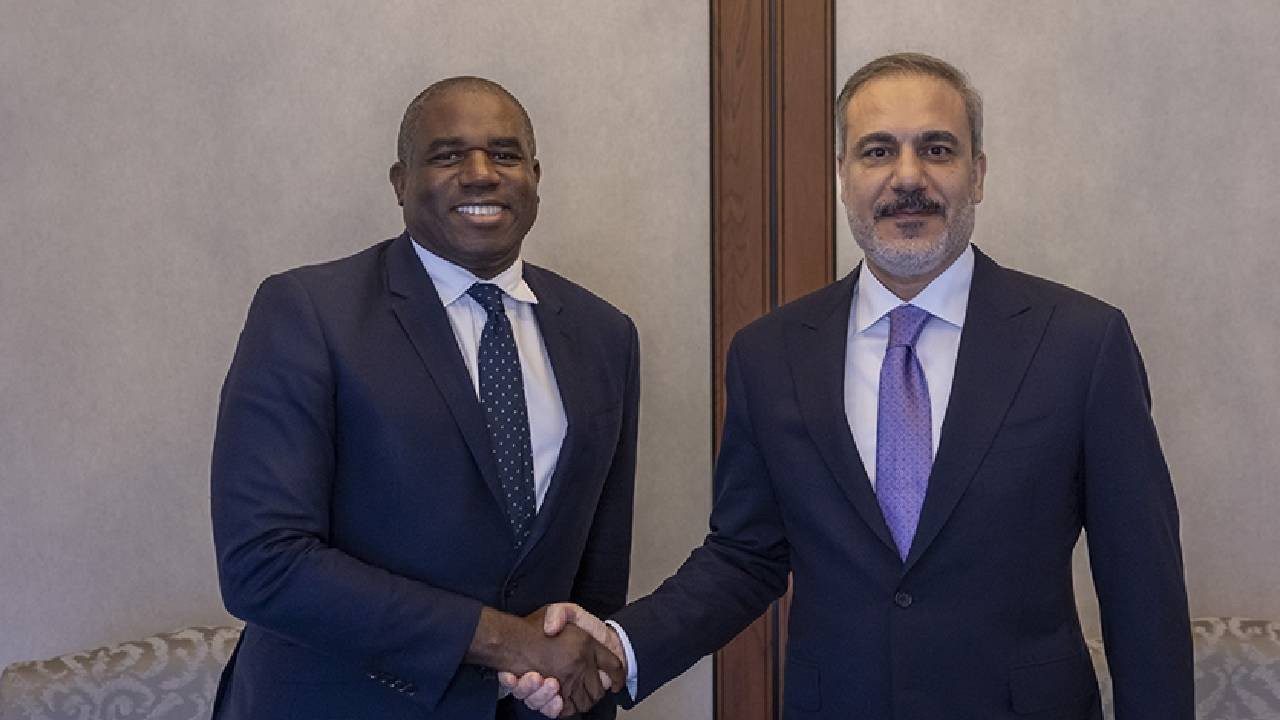 Bakan Fidan’dan İngiliz Mevkidaşı ile Kritik Temas! İsrail-İran Çatışması Ele Alındı