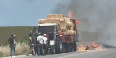 Balya Yüklü Römork Alev Aldı