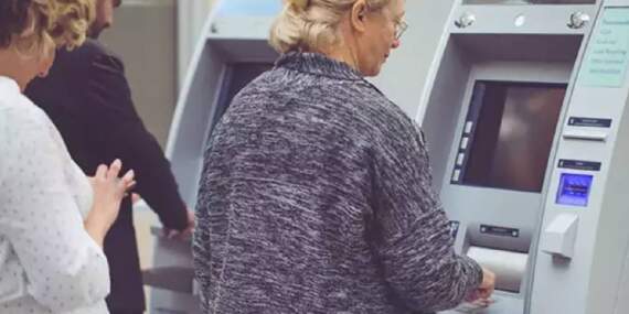Bayram Öncesi SSK BağKur ve Tüm Emeklilere Büyük Jest! Bankaların Promosyon Yarışı Kızıştı, 30 Bin Liraya Dayandı