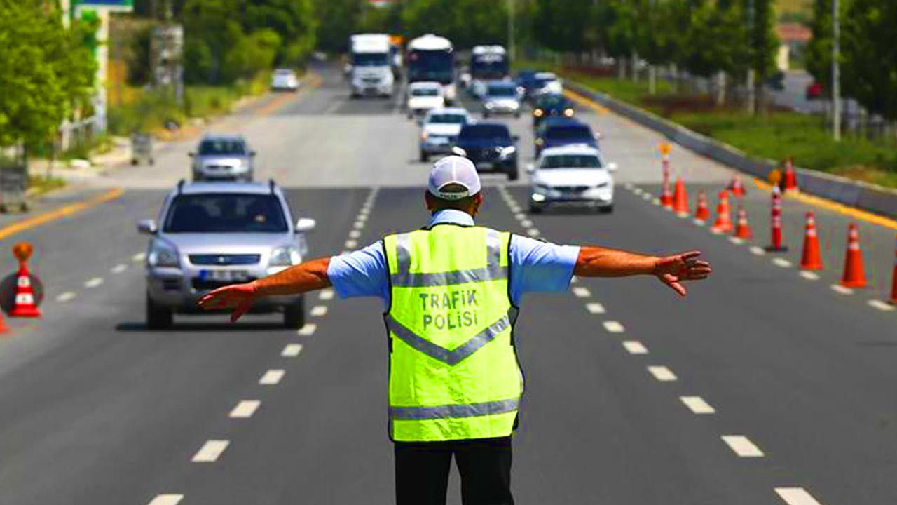 Bayramda Trafiğe Sıkı Kıskaç: 81 İlde Devrede Olacak! Radar, Gizli Yolcu, Drone, Kısıtlama…