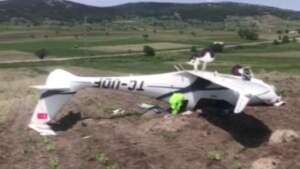 Bilecik’te Yürekler Ağza Geldi! Uçak Zorunlu İniş Yapacakken Kaza Yaptı