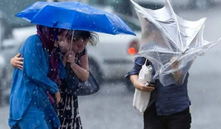 Bir Tarafta Yaz, Bir Tarafta Kış… Meteoroloji’den Yağış ve Fırtına Uyarısı
