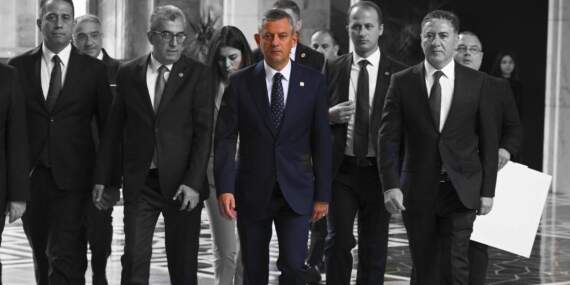 CHP’de Yeni Kriz! Parti İçinden Karşı Sesler Yükselmeye Başladı