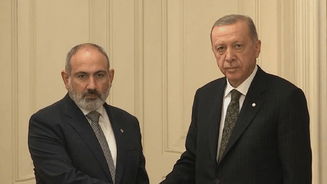 Cumhurbaşkanı Erdoğan, Paşinyan ile Görüştü