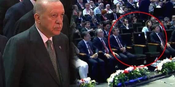 Cumhurbaşkanı Erdoğan’ın Kürsüye Çıkması Bekleniyordu, Bir Anda Salonu Terk Etti… Tüm Programı Bozan Gizemli Telefon!