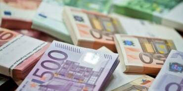 Dolar Düşüyor, Euro Uçuyor: Kurda Yeni Rekor