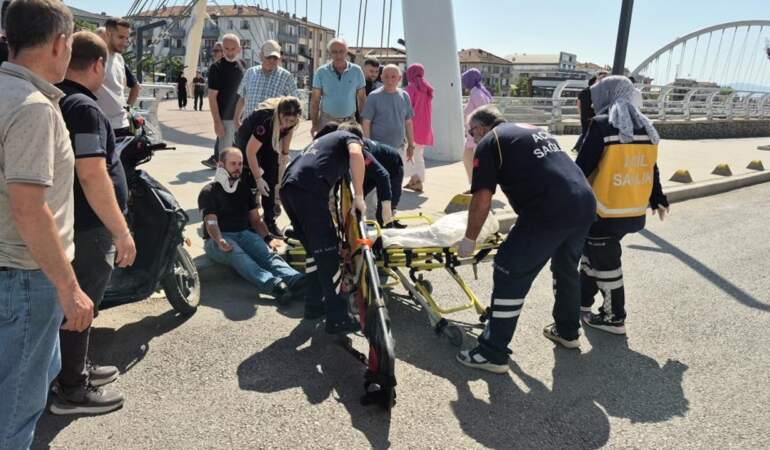 Düzce’de Feci Kaza! Motosikletle Bisiklet Çarpıştı, 2 Yaralı