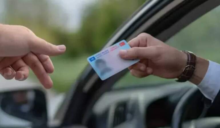 Ehliyet Yenilemede Geri Sayım Başladı! Bu Tarihi Kaçıran 15 Lira Yerine 7 Bin Lira Ödeyecek