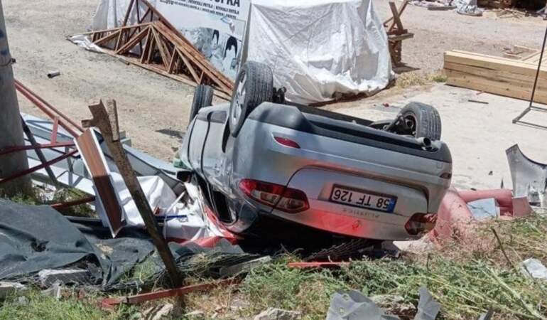 Elazığ’da Feci Kaza! 2 Kişi Hastanelik Oldu