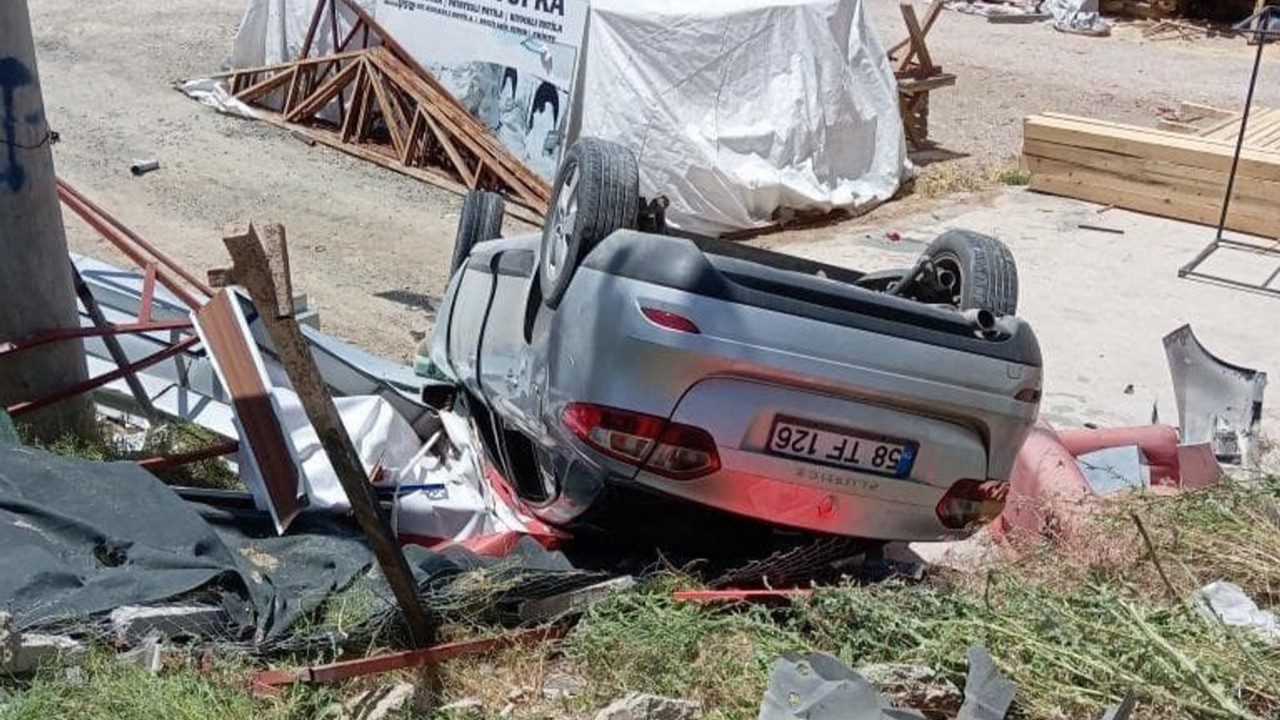 Elazığ’da Feci Kaza! 2 Kişi Hastanelik Oldu