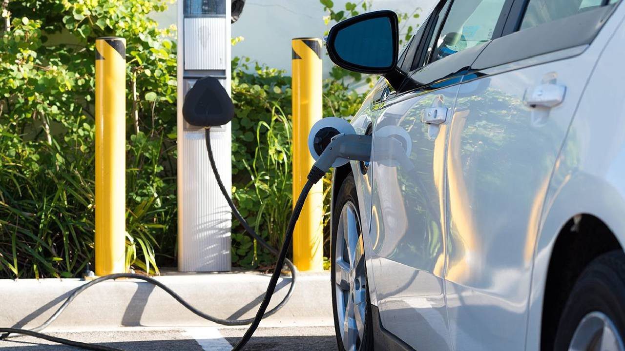 Elektrikli Otomobillerin En Pahalı ve En Ucuz Şarj Edildiği Ülkeler Açıklandı: Türkiye’nin Sırası Şaşırttı