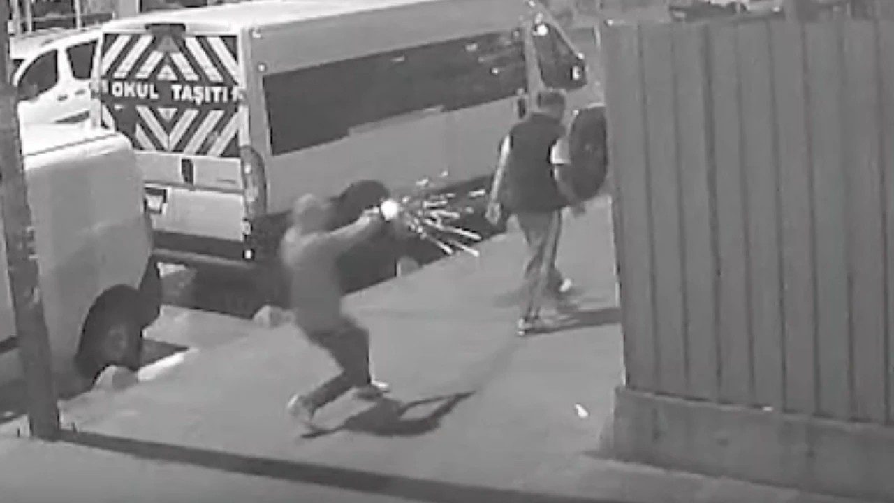 Esenler’de Sokak Ortasında İnfaz! Arkasından Yaklaştı, Art Arda Ateş Etti