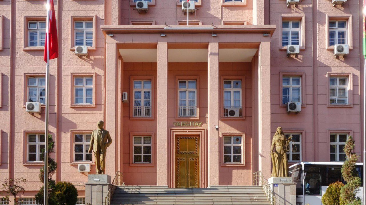 Ev Sahibi ve Kiracılar Dikkat: Yargıtay’dan Emsal Nitelikte Tahliye Taahhütnamesi Kararı