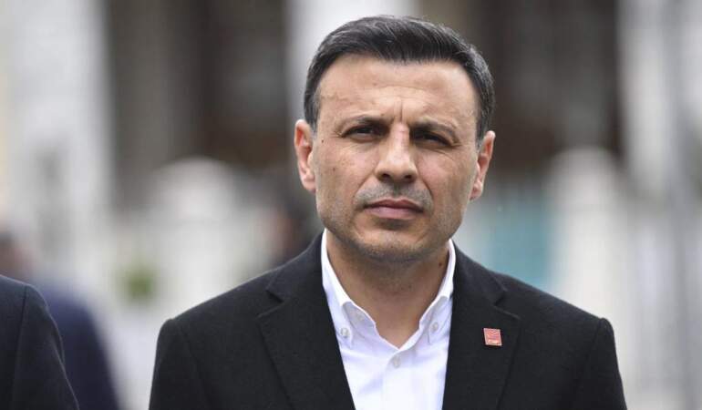 Gaziosmanpaşa Belediyesi’nin AKP’ye Geçmesine Özgür Çelik’ten İlk Tepki