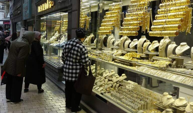 Gram Altını da Çeyrek Altını da Solladı: Daha Çok Kazandırıyor! Yatırımcılar Gizli Gizli Almaya Başladı
