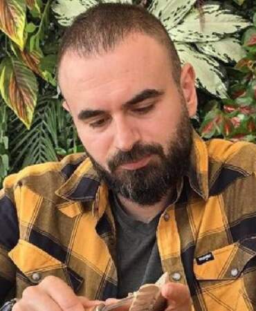 Hobi Diye Başladı Yeni İşi Oldu: Hepsini Tek Tek Oyuyor, İnternetten Servet Değerinde Satıyor