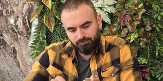 Hobi Diye Başladı Yeni İşi Oldu: Hepsini Tek Tek Oyuyor, İnternetten Servet Değerinde Satıyor