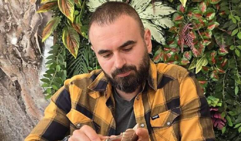 Hobi Diye Başladı Yeni İşi Oldu: Hepsini Tek Tek Oyuyor, İnternetten Servet Değerinde Satıyor