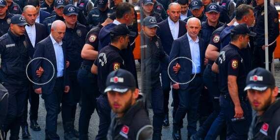 CHP’nin 31 Yıllık Belediye Başkanı Adliyeye Böyle Sevk Edildi