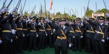 İkinci ‘Mustafa Kemal’in Askerleriyiz’ Krizi! Teğmenler Gibi İhraç Tehlikesi Kapıda