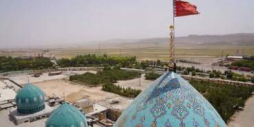 İran’da Göndere Çekilen Kırmızı Bayrak ne Anlama Geliyor?