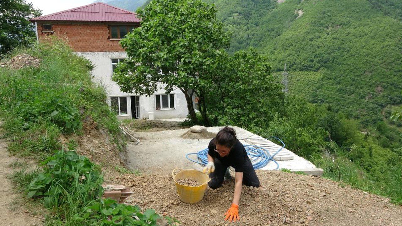 İstanbul’u ve Oyunculuğu Bırakıp Trabzon’a Yerleşti: ‘Buraya Ölmeye Geldim’