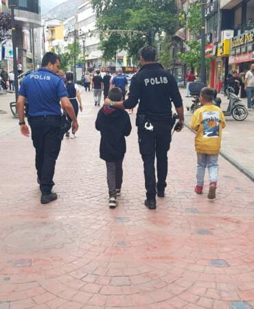 Kayıp Çocuk Arkadaşıyla Gezerken Bulundu