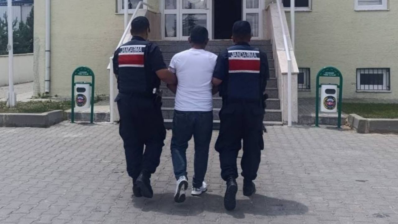 Kırıkkale’de Jandarmadan Operasyon: İki Firari Yakalandı