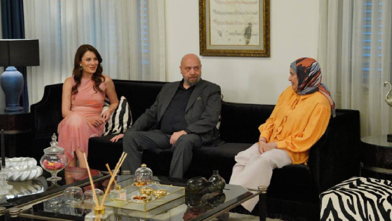 Kızılcık Şerbeti’nin Yeni Sezonu Sızdı: Şok Ayrılık! Ünlü Oyuncunun Final Sahnesi Bile Yazılmadı