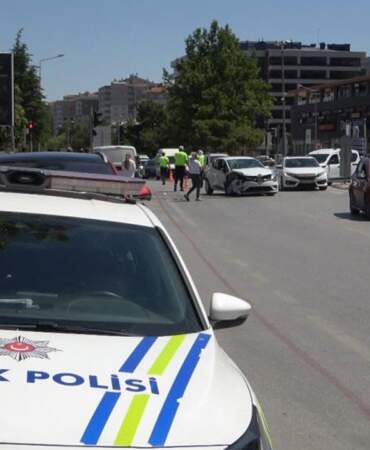 Konya’da Hatalı Dönüş Kazası… 3 Kişi Yaralandı