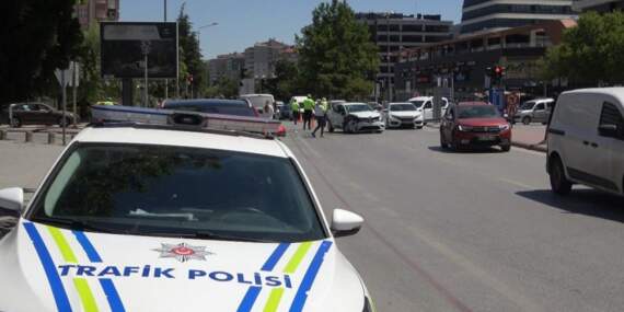 Konya’da Hatalı Dönüş Kazası… 3 Kişi Yaralandı