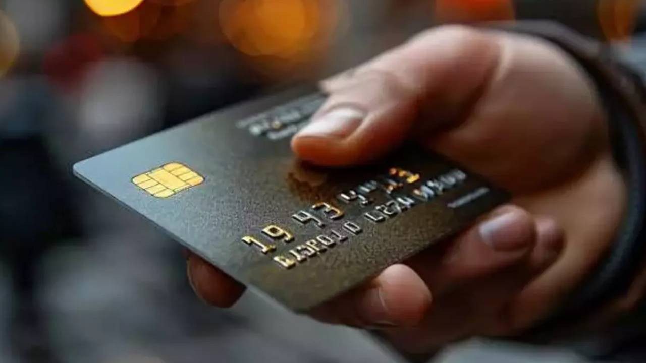 Kredi Kartı Kullanımında Yapılan Bu Büyük Hata Borçları Katlıyor