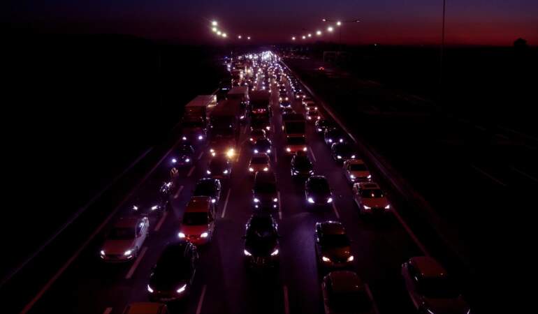 Kurban Bayramı Göçü Başladı: Tatilciler Yollara Düştü, Trafik Durma Noktasında