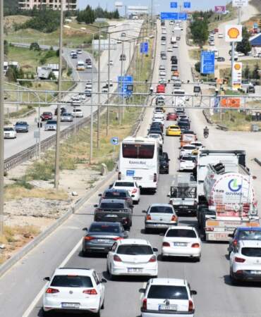 Kurban Bayramı Hareketliliği Başladı: ‘Kilit Kavşak’ta Yine Trafik Yoğunluğu